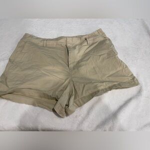A new day khaki short size 17